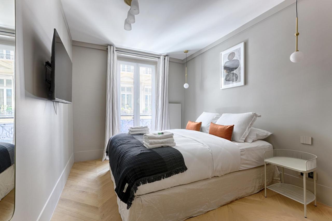 Unique Luxury Parisian Flat 2Br/6P -Champs Elysees ภายนอก รูปภาพ