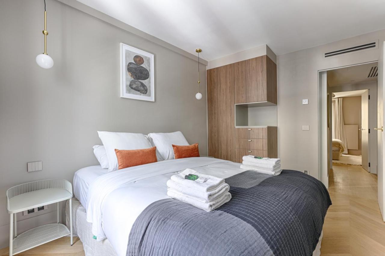 Unique Luxury Parisian Flat 2Br/6P -Champs Elysees ภายนอก รูปภาพ